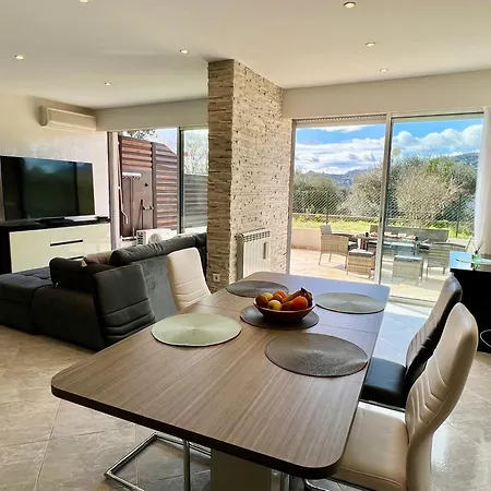Magnifique Avec Terrasse Et Piscine شقة *
