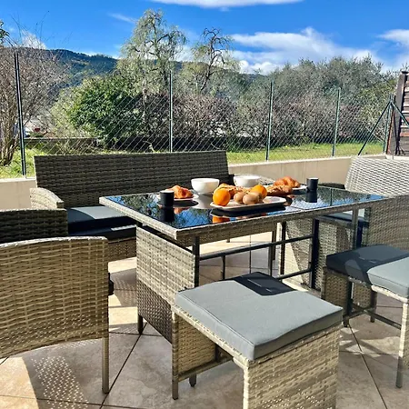 Magnifique Avec Terrasse Et Piscine